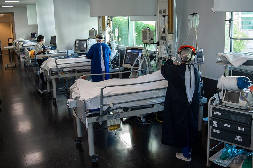 Trabajadores de la salud consideran que la presencialidad pone en riesgo la reducción de contagios. 