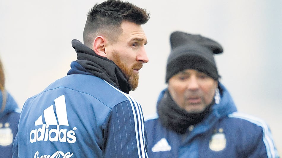 Después de ver a Messi y Mascherano, Sampaoli irá a Madrid.