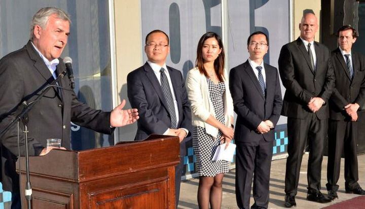 Morales defendió la contratación y recordó que ya hay otras inversiones chinas en la provincia.