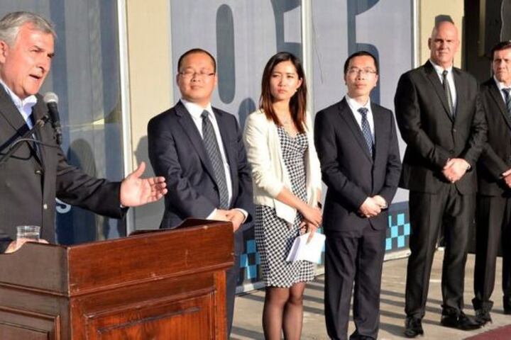 Morales defendió la contratación y recordó que ya hay otras inversiones chinas en la provincia.