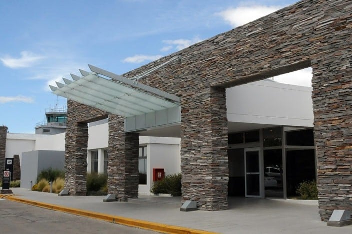 Chubut: explotó una turbina de un avión y cerraron el aeropuerto de Trelew