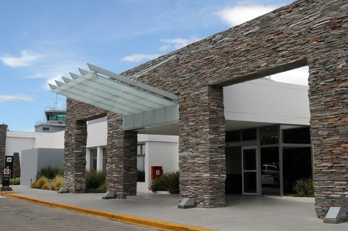 Chubut: explotó una turbina de un avión y cerraron el aeropuerto de Trelew