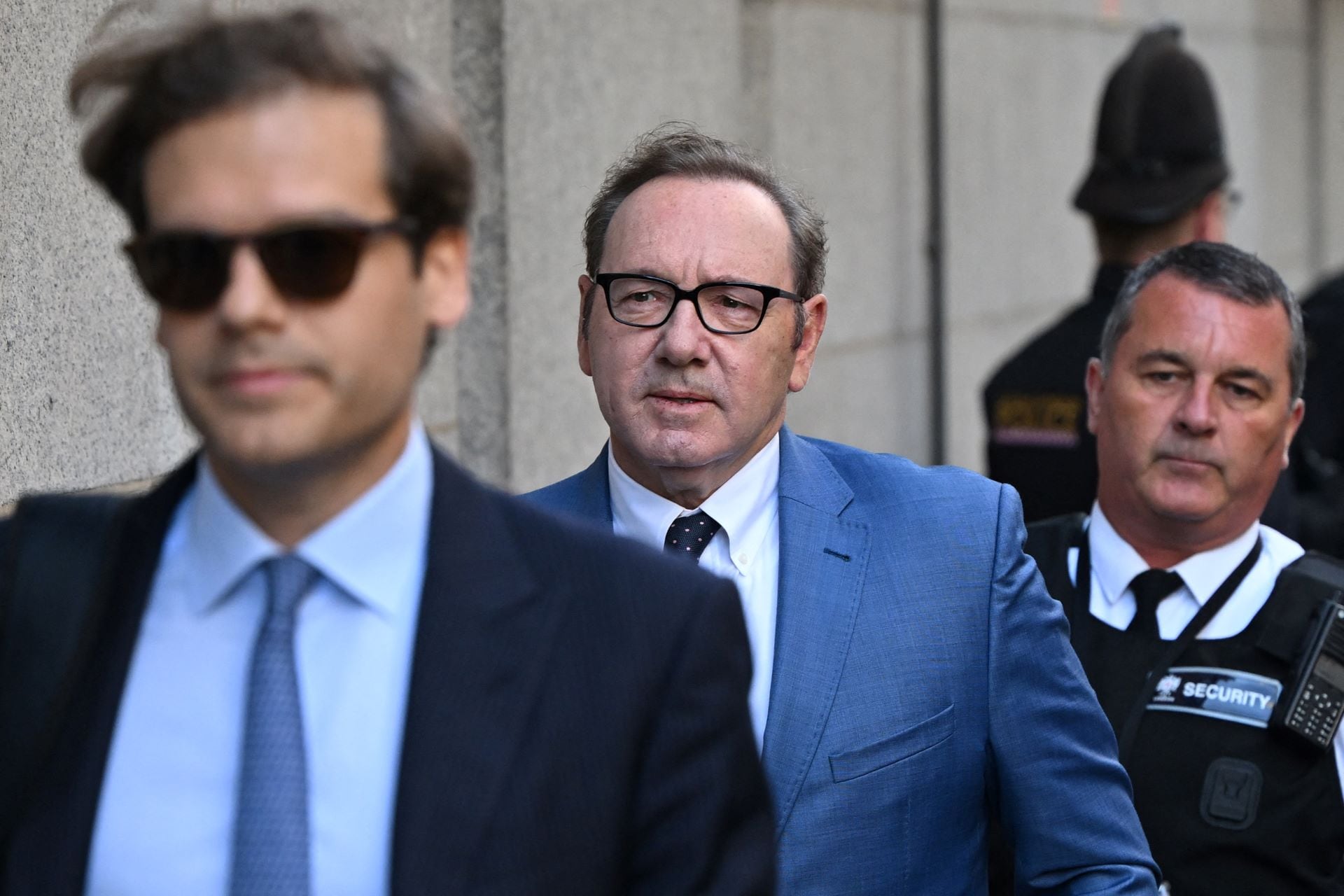 Kevin Spacey llega al Tribunal de Magistrados de Westminster, acusado por nuevos delitos sexuales en Londres. Imagen: Freepik