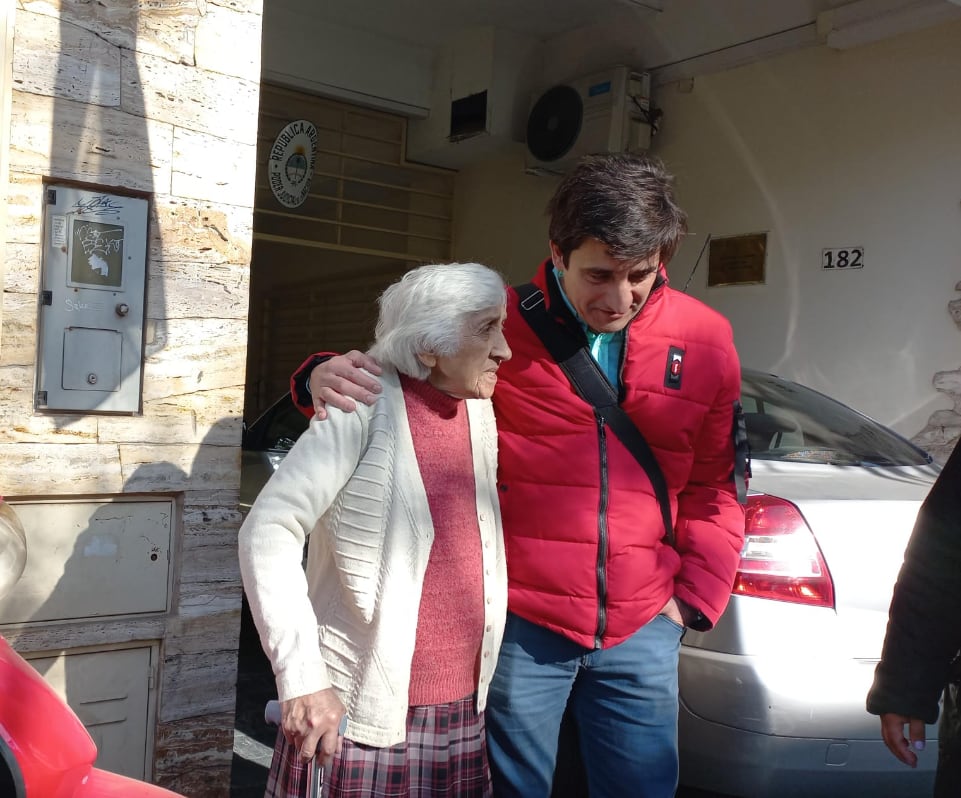 María Rivero, viuda de Juan Ángel, ayer en los tribunales. 