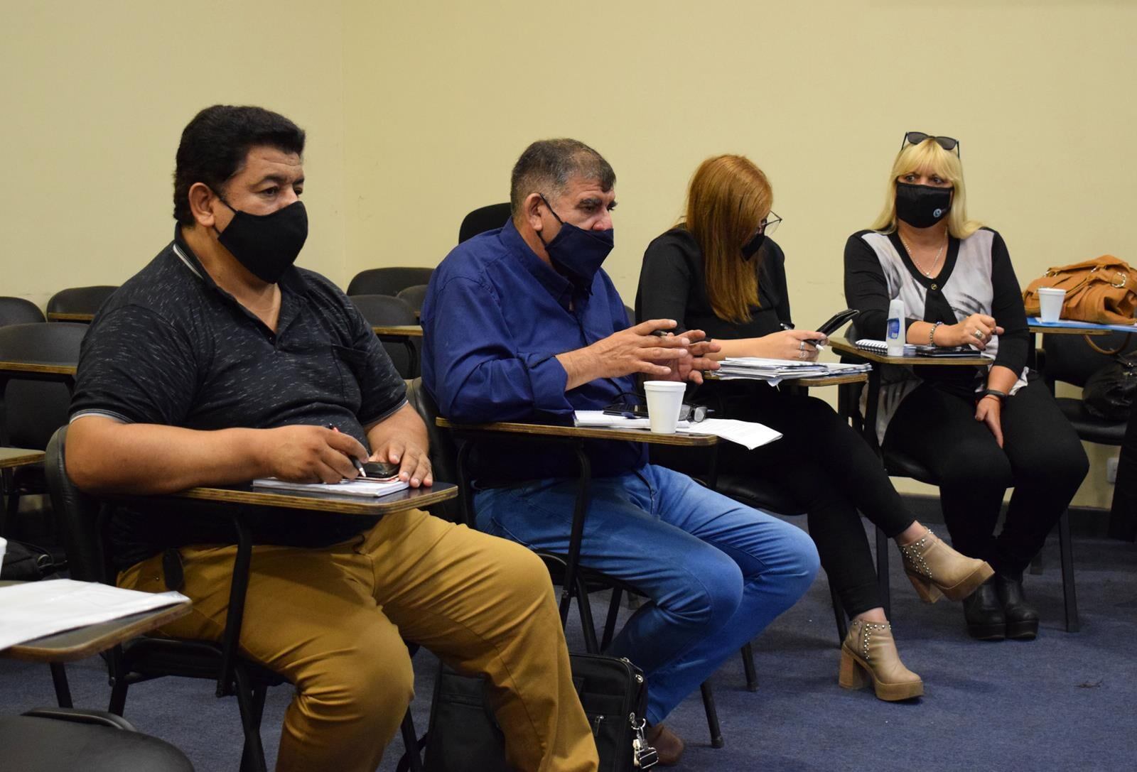 La intersindical en una de las reuniones con el Ejecutivo.