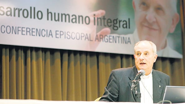 Lugones habló largamente de las condiciones de trabajo, de la explotación de las mujeres y de la renta.