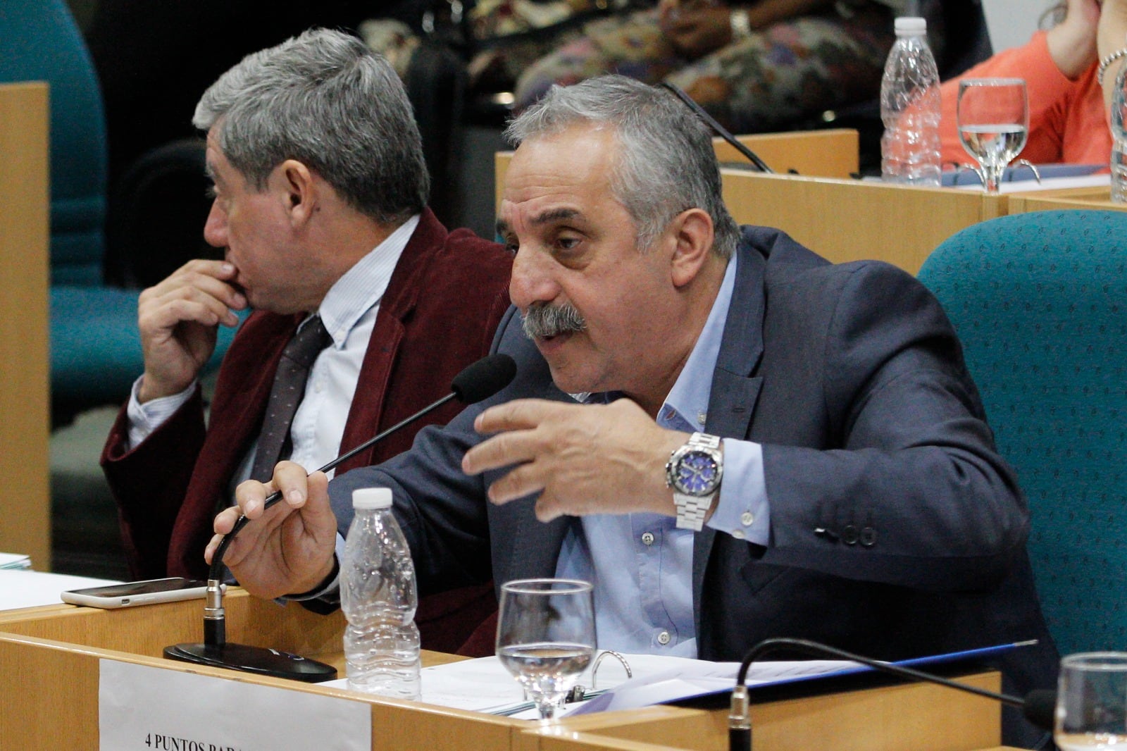 Mazú había sido dos veces intendente de Río Turbio y Ministro de Desarrollo Social de la provincia.