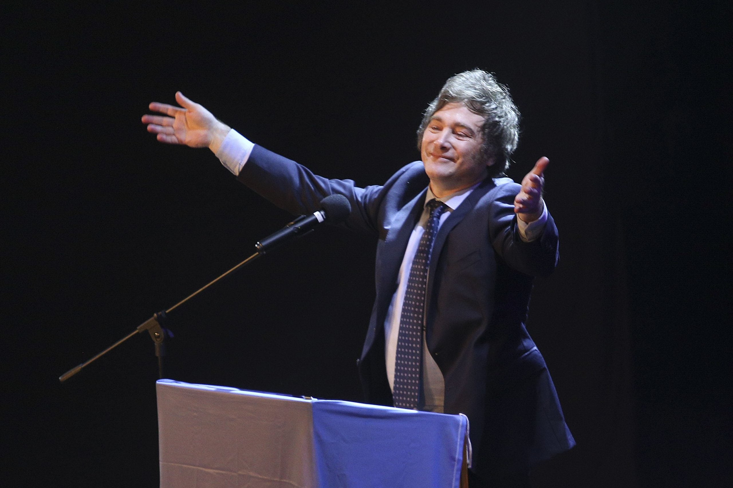 Javier Milei defendió el nuevo bono para empleados de Anses como una “medida de justicia salarial” a pocos días de las elecciones del 26 de octubre