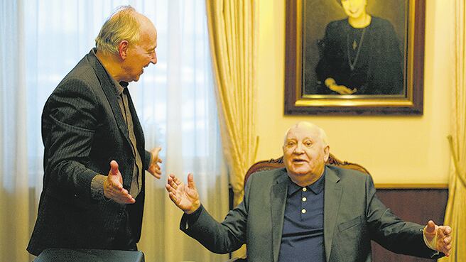 “Me acerqué a Gorbachov sin ideas preconcebidas, con curiosidad y con una gran simpatía por su papel en la reunificación alemana”, dice Herzog.