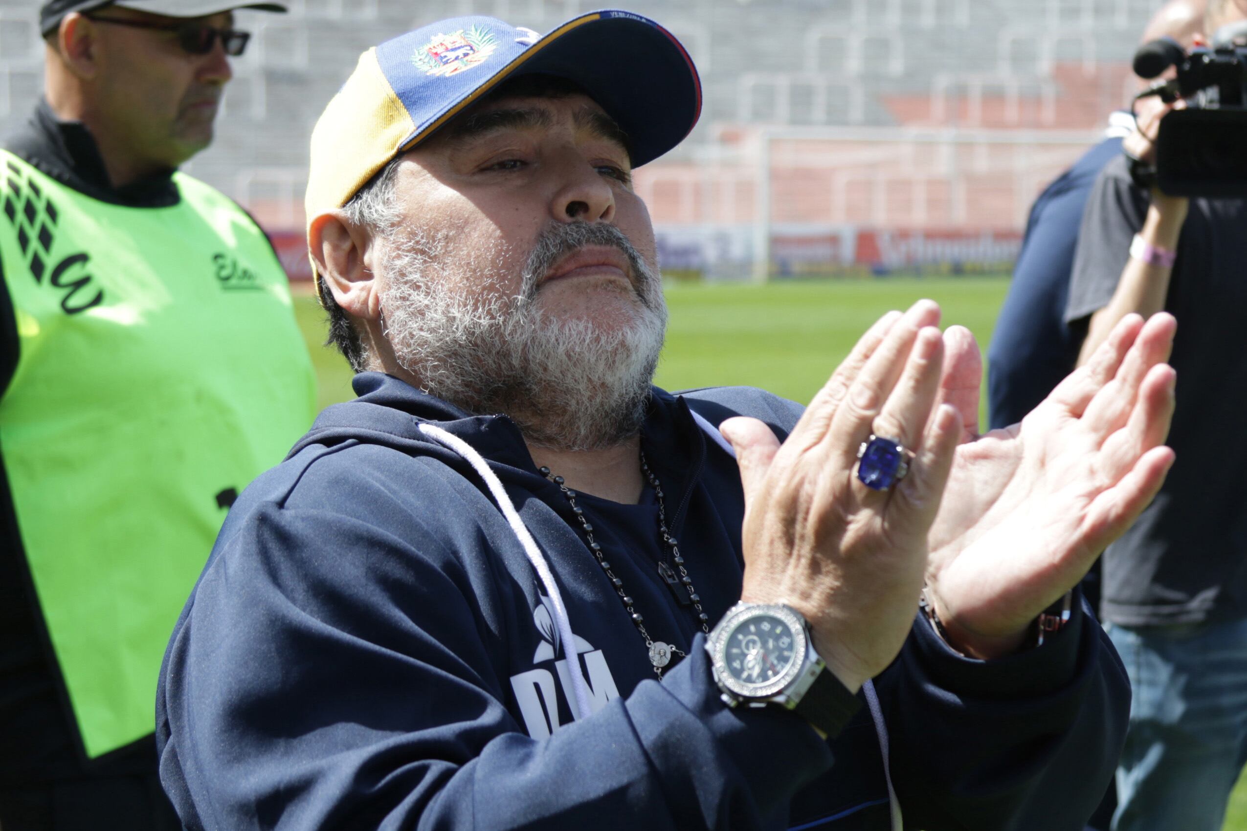 Diego Maradona, DT de Gimnasia y Esgrima La Plata.