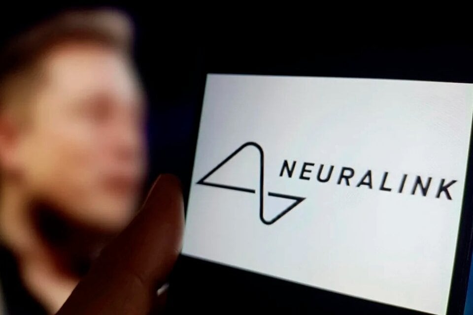 La empresa colocó en enero su primer implante cerebral en un paciente tetrapléjico desde un accidente de zambullida