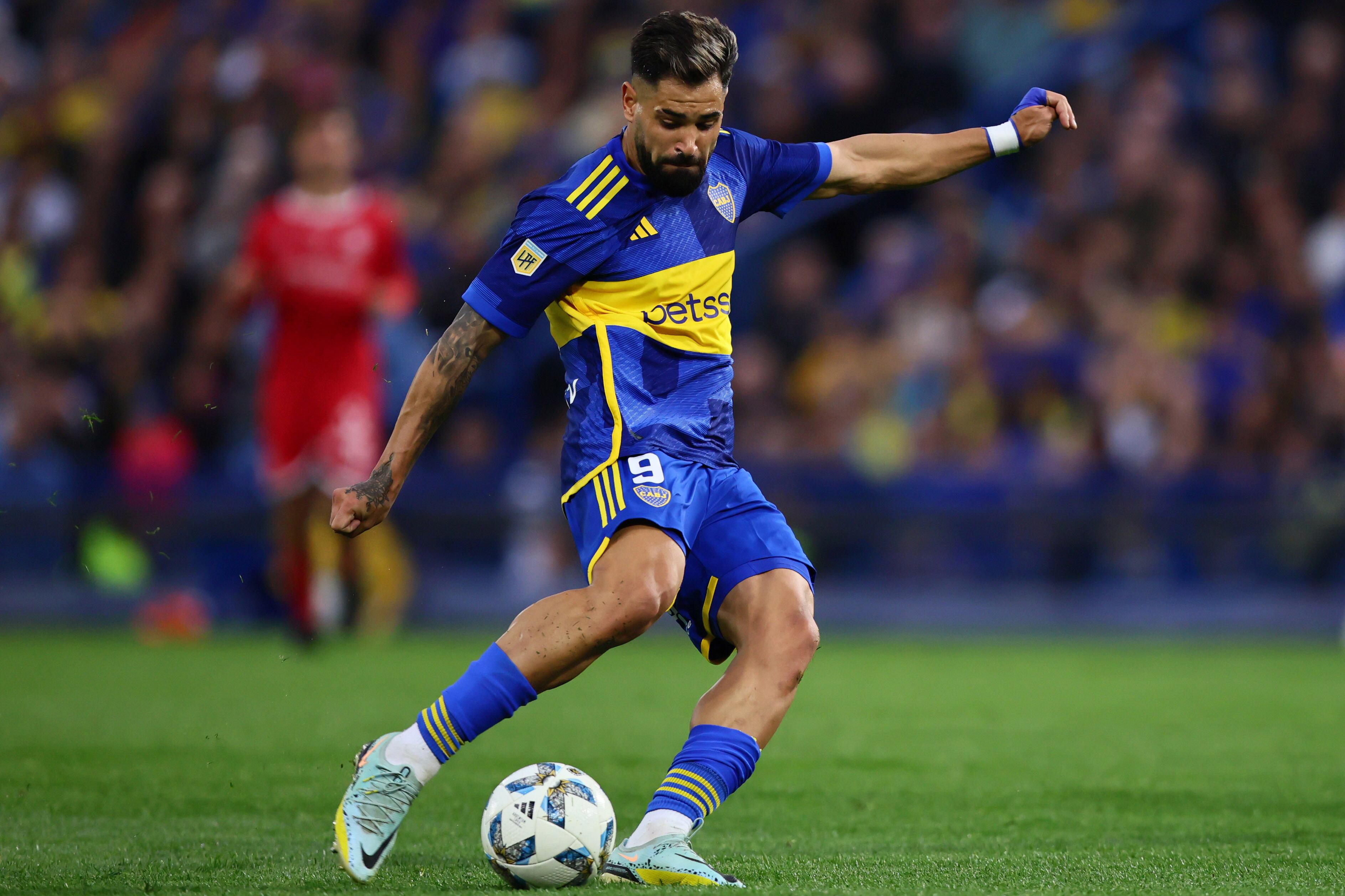 Milton Giménez, titular indiscutido para Fernando Gago.