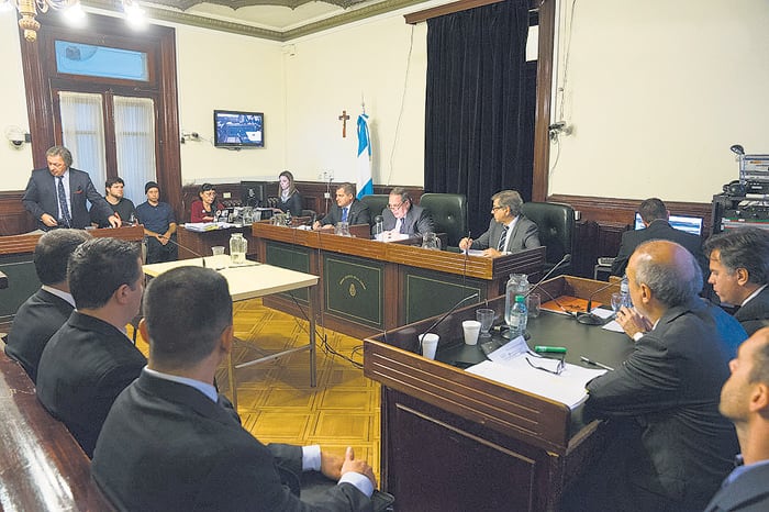 En el juicio por la represión a la toma de la sala Alberdi hay tres policías acusados.
