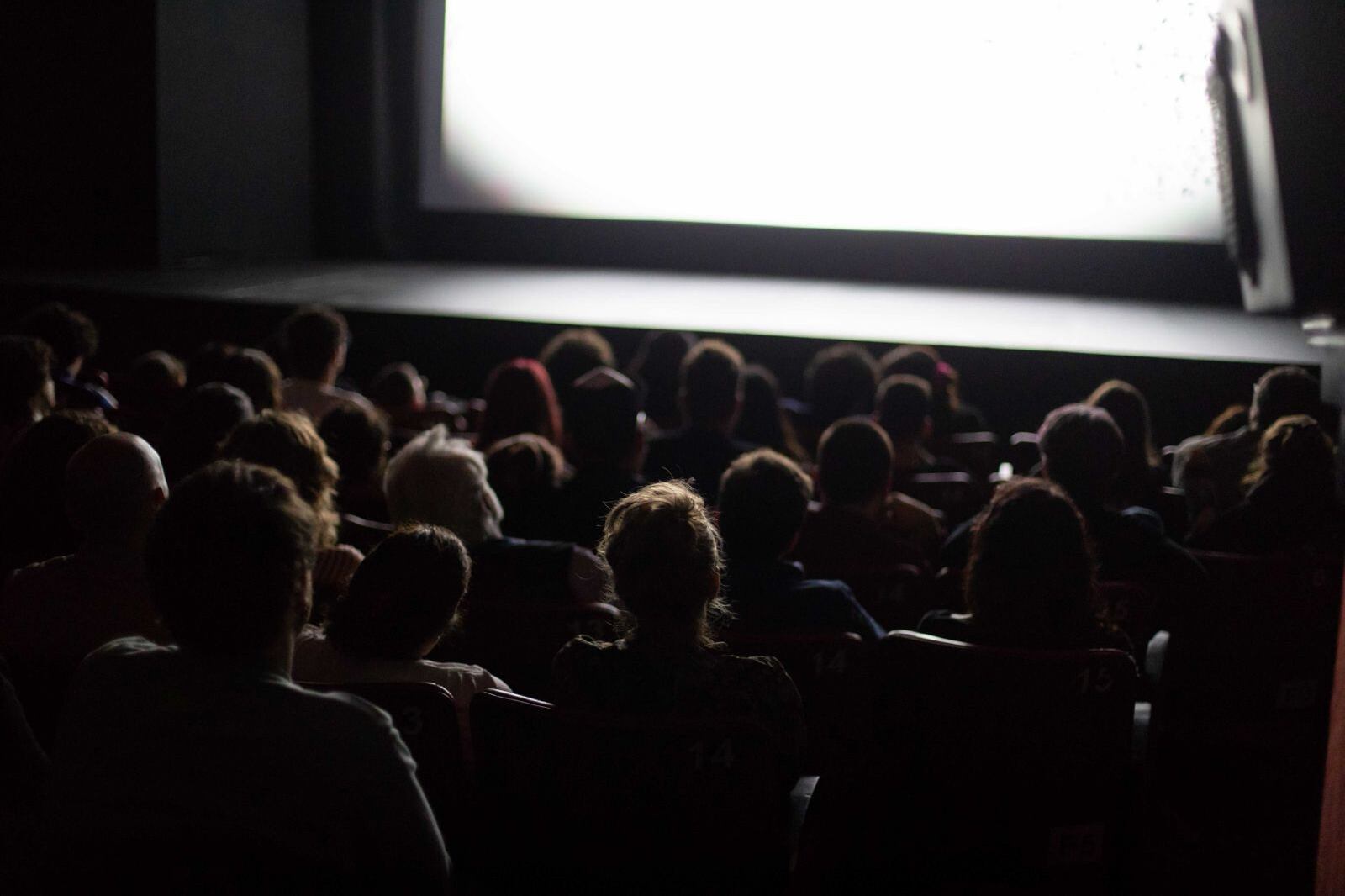 Películas chicas, medianas y de gran escala pueblan la programación.