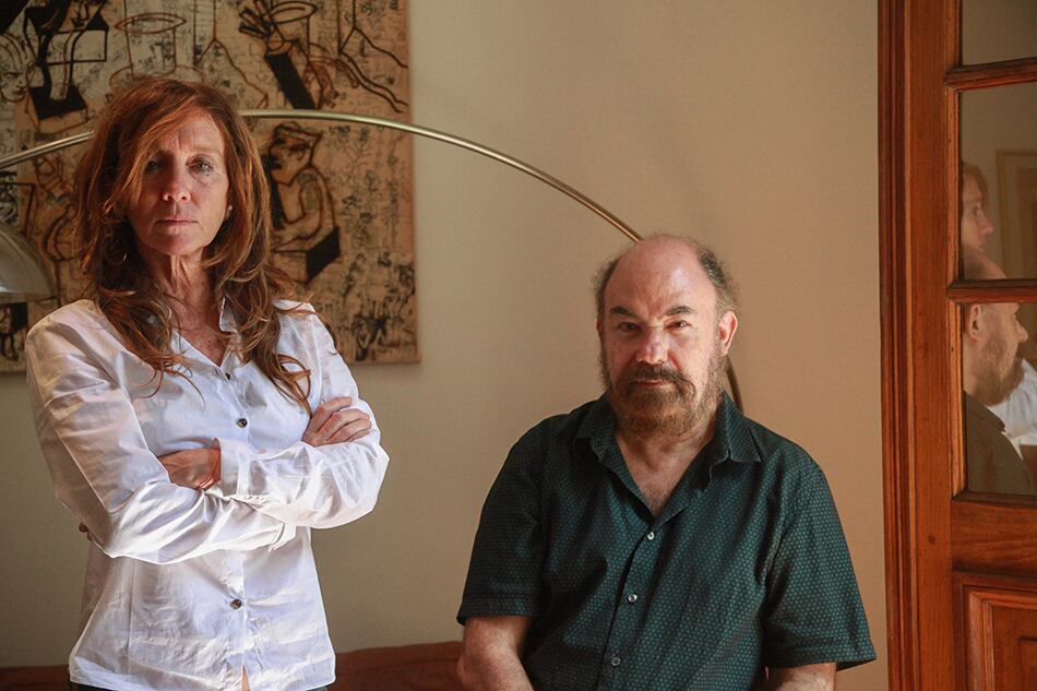 "El tema de los medios, su devenir hegemónico y la construcción de discursos siempre fueron temas de nuestro interés", dicen De Luque y Schapces