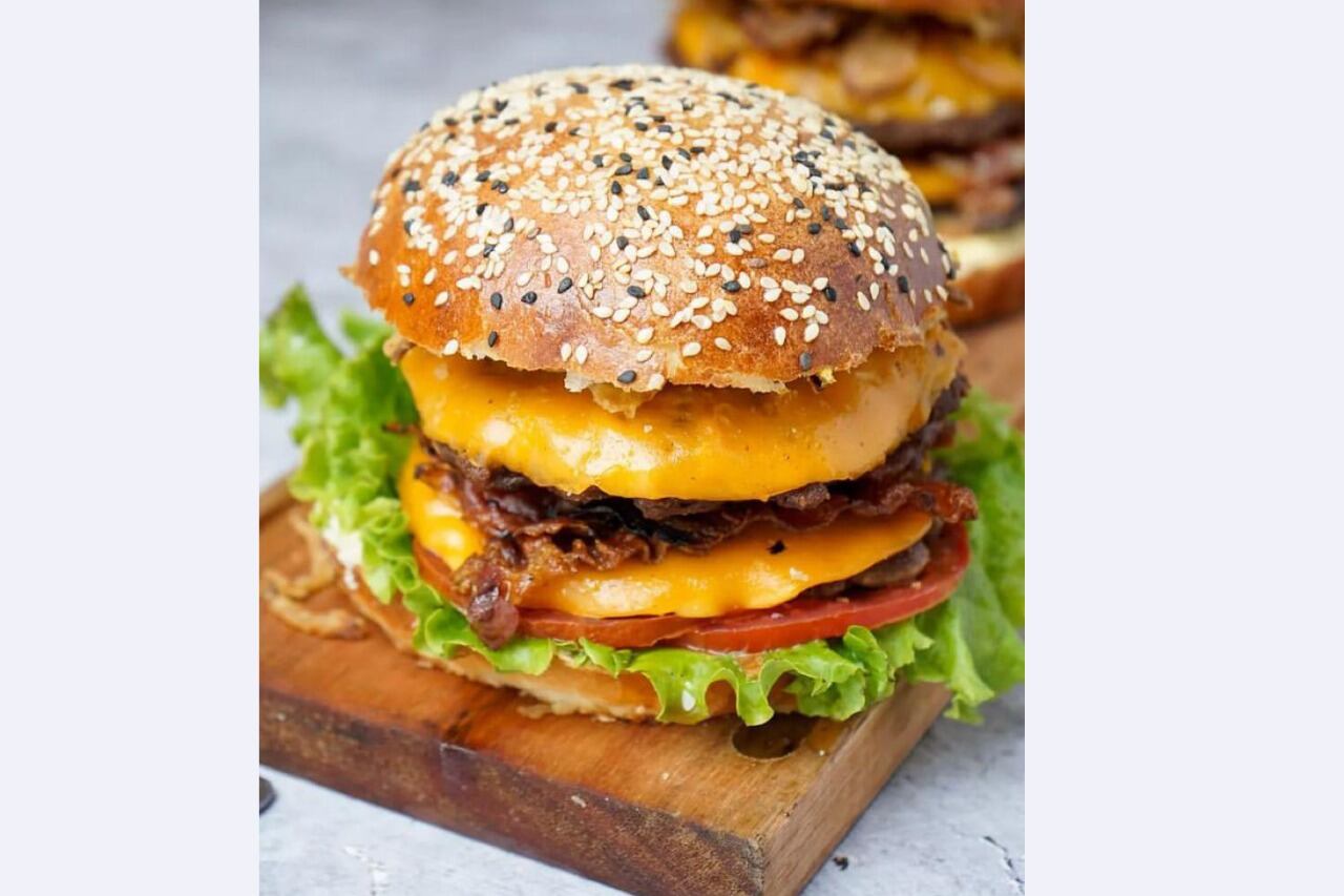 La receta perfecta de la hamburguesa casera y con bacon crocante por Gladys Mabel Olazar