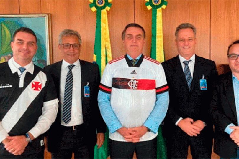 El presidente de Vasco da Gama se había reunido con Bolsonaro para que volviera el fútbol.