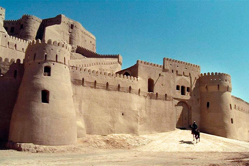 El desierto de los tártaros fue llevada al cine en 1976 por Valerio Zurlini.