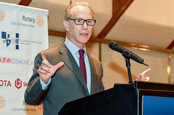 Carlos Rosenkrantz, presidente de la Corte Suprema, respondió algunas preguntas en el Rotary Club.