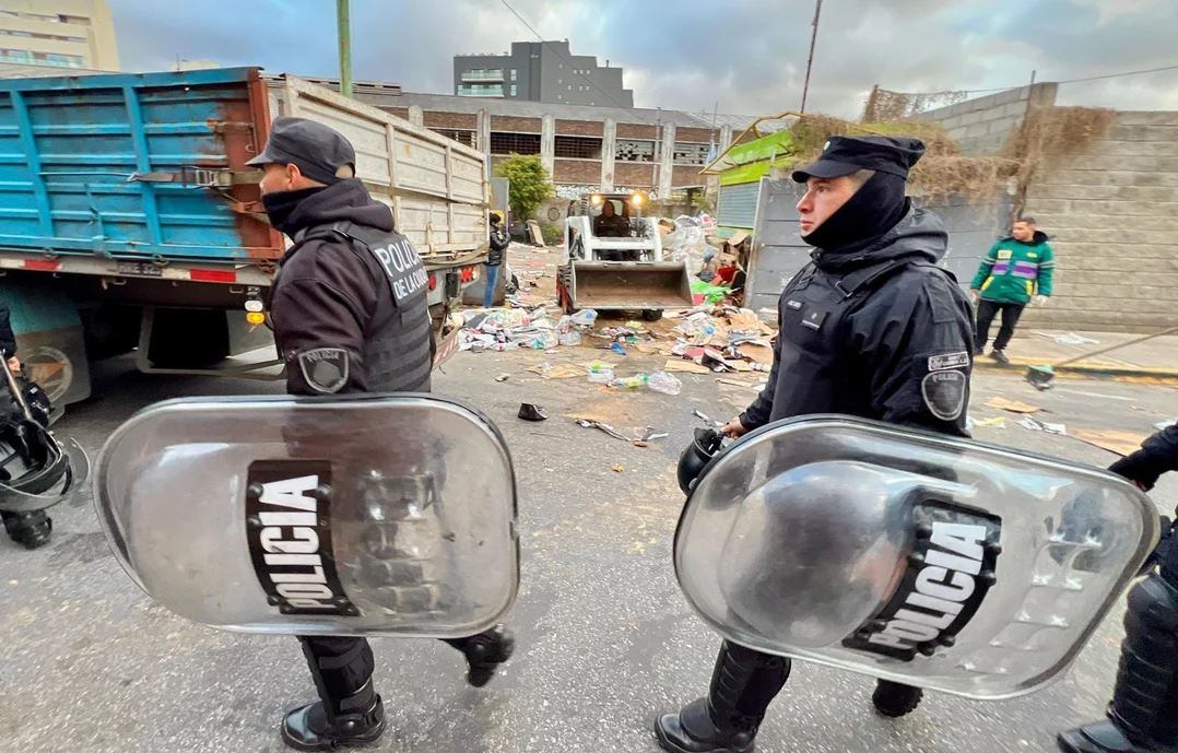 La crueldad de cada día en las calles.