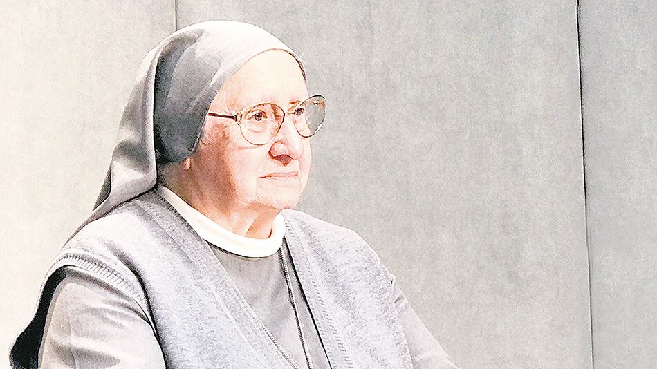 Sor Eugenia Bonetti, primera mujer en escribir las reflexiones del Via Crucis de viernes santo.