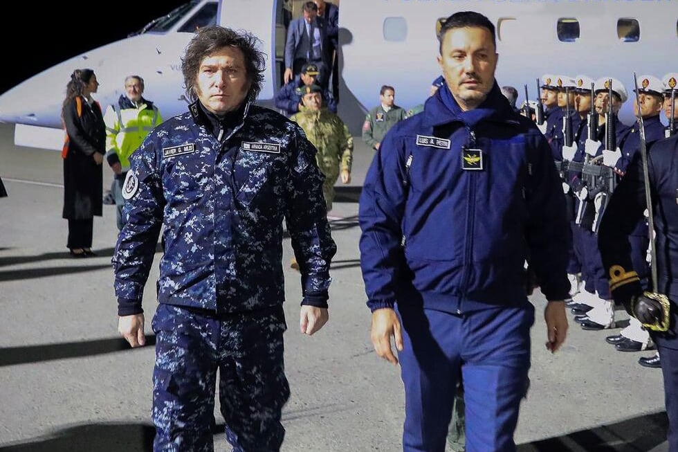 El presidente Javier Milei y el ministro de Defensa, Luis Petri, defienden la autorización para el ingreso de tropas de Estados Unidos a Argentina, justificando la medida como una “oportunidad estratégica” para fortalecer las capacidades de las Fuerzas Armadas nacionales.