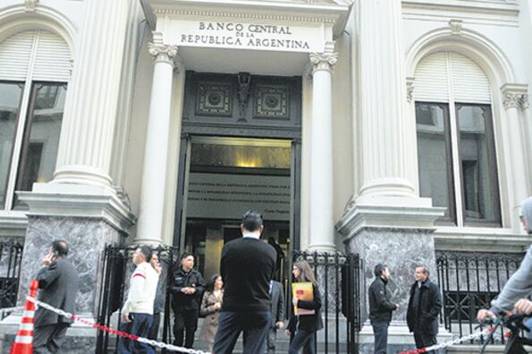 El stock de reservas finalizó la semana en 61.872 millones de dólares, luego de una pérdida de 1078 millones.