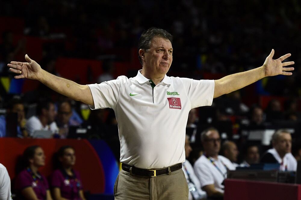 Rubén Magnano fue campeón olímpico y subcampeón mundial con la Selección Argentina de básquetbol.