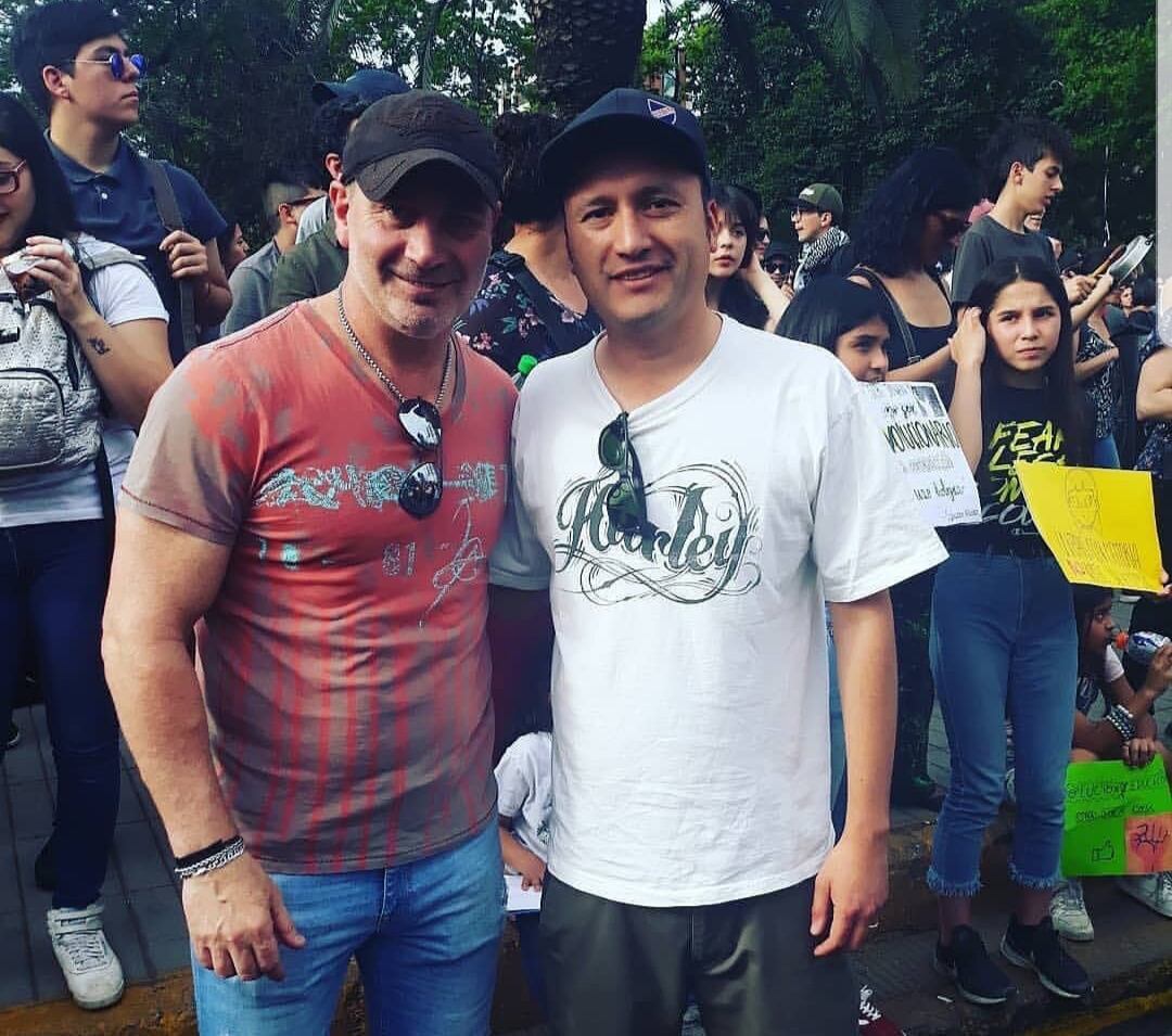 Barticciotto (izquierda) junto al presidente de Colo Colo, Edmundo Valladares (derecha).
