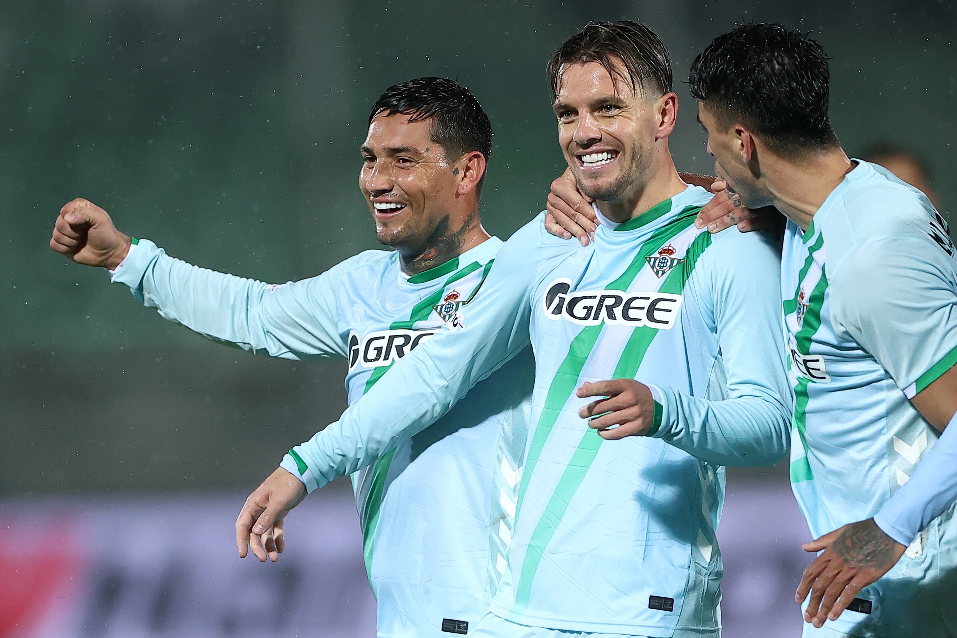 Lo Celso celebra el primero de Betis en Bulgaria