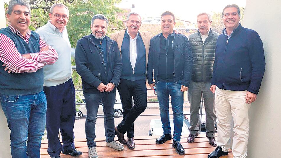 Santa María, Fernández, Artaza y Solá se reunieron en Resistencia con Capitanich y dirigentes locales.
