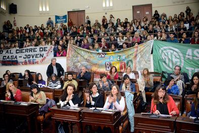 Trabajadores de Salud Pública y sindicatos, entre otros, participaron de la audiencia.