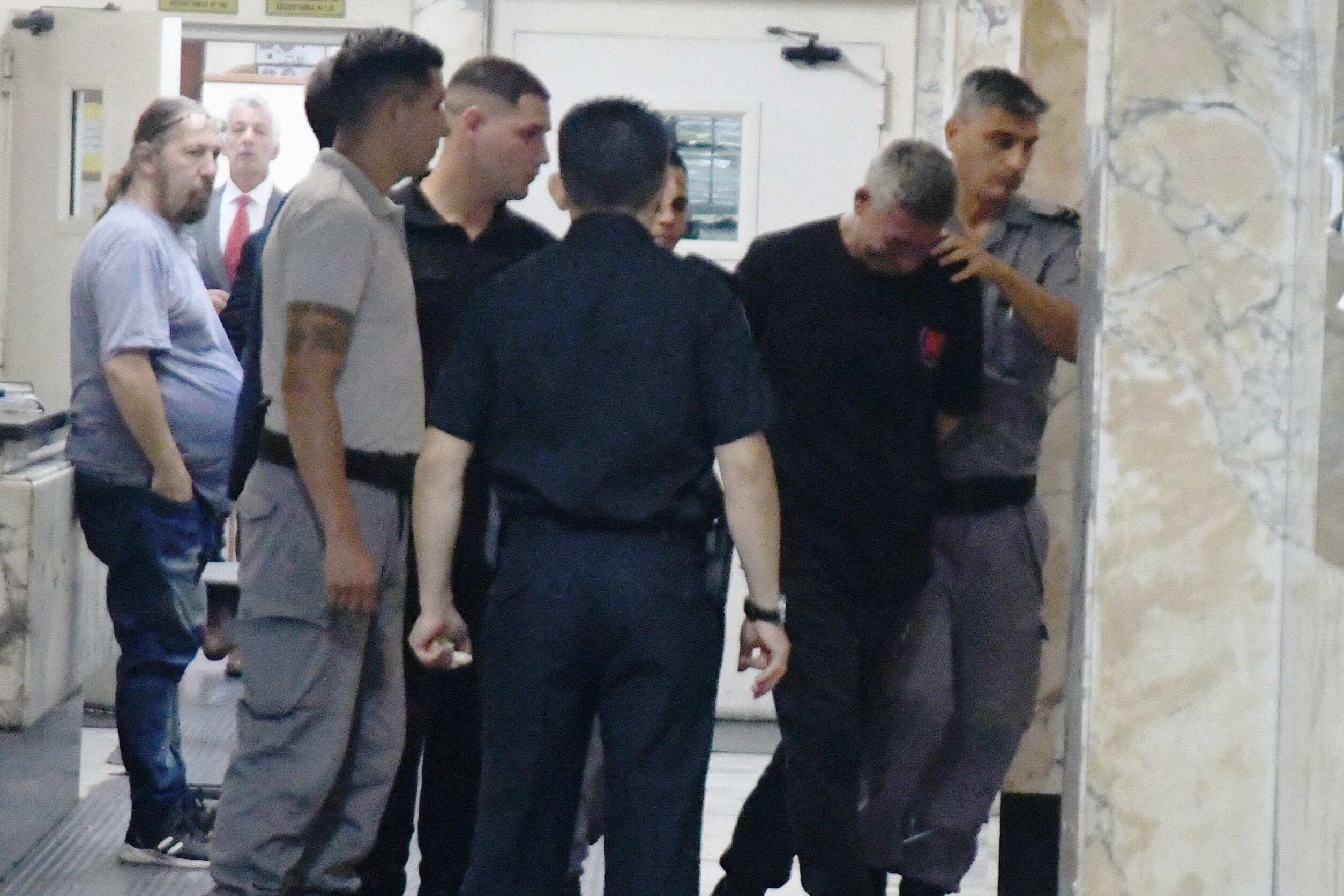 En el expediente quedaron asentados diálogos de chat entre el imputado y la víctima en los que Corazza requería el envío de videos con contenido sexual