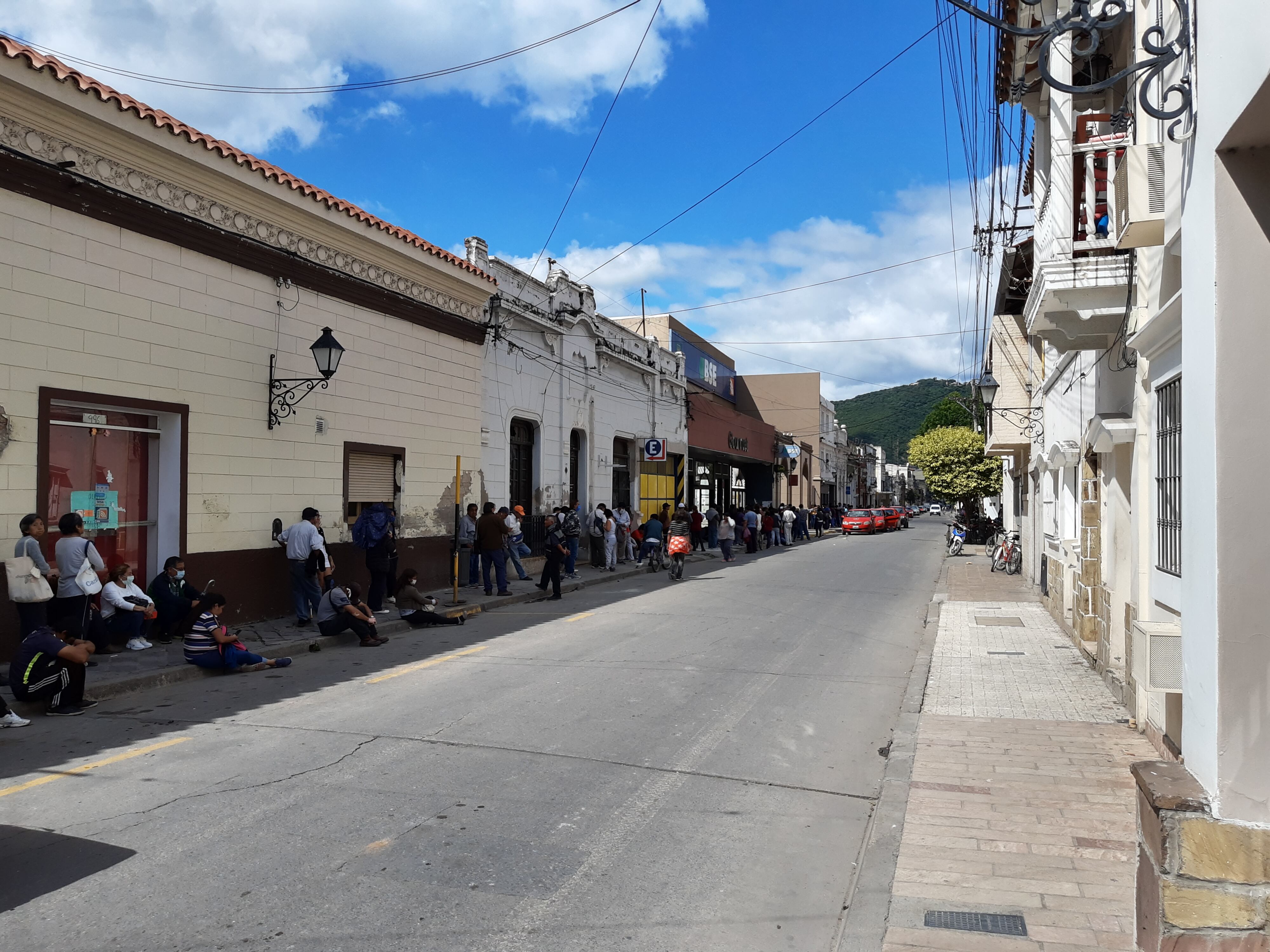 Fila en el banco de Santiago del Estero