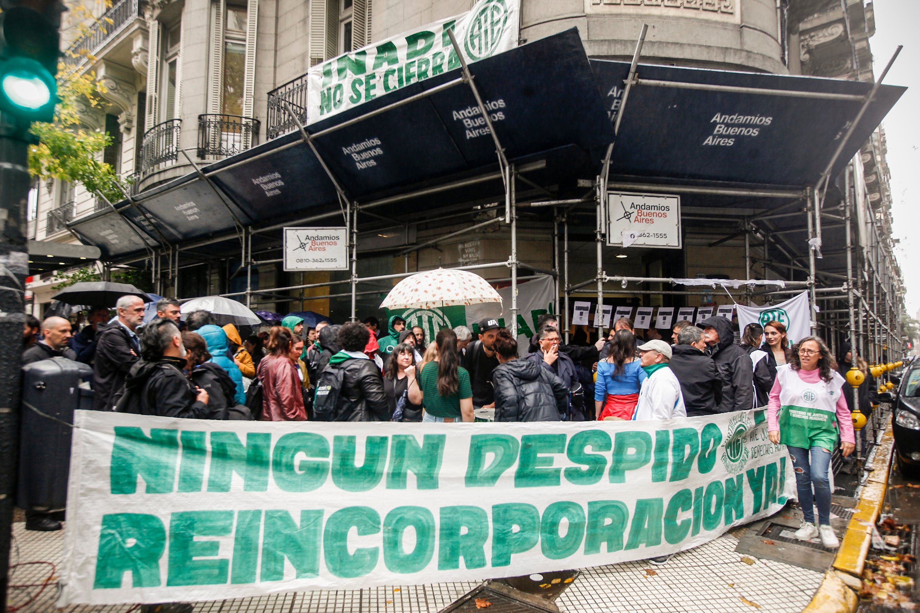 Estatales con paro resisten en plan motosierra