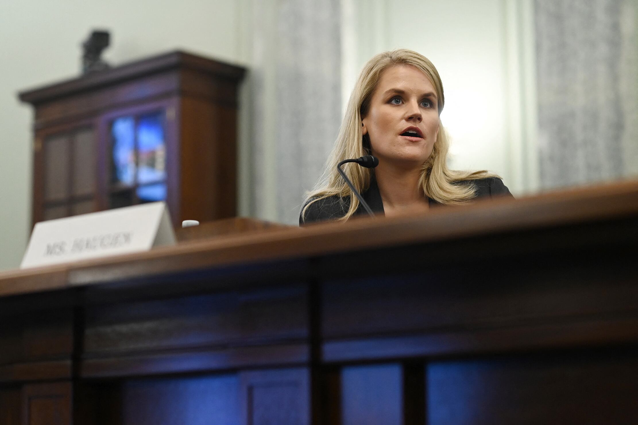 Haugen testifica ante el Senado estadounidense