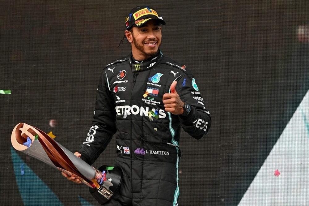 Lewis Hamilton embolsará casi 35 millones de euros por una temporada más en Mercedes
