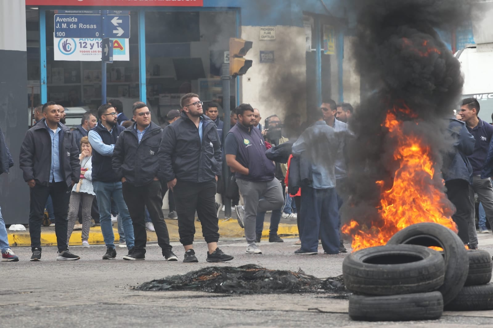 Paro de colectivos y protesta tras el crimen del chofer. 