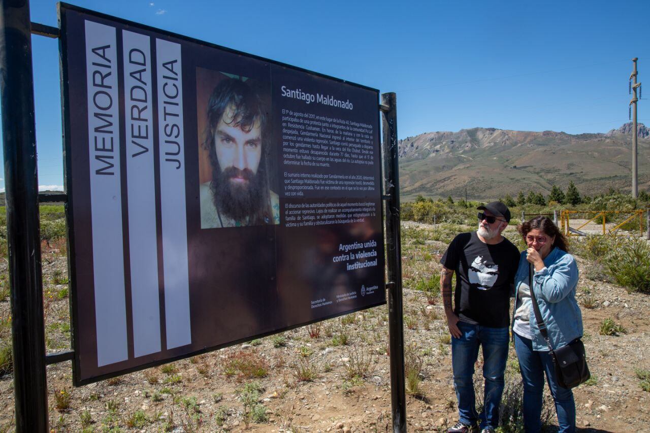 Señalización en la Ruta 40 del caso Santiago Maldonado