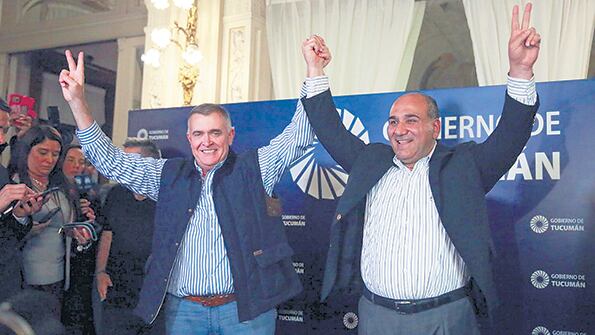 El gobernador de Tucumán, Juan Manzur, y su vice Osvaldo Jaldo, reelectos.