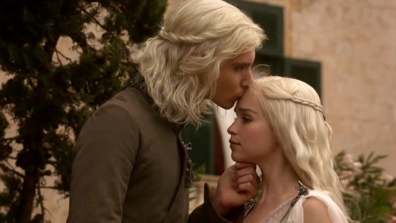 Viserys y Daenerys Targaryen, en la primera temporada de GoT.