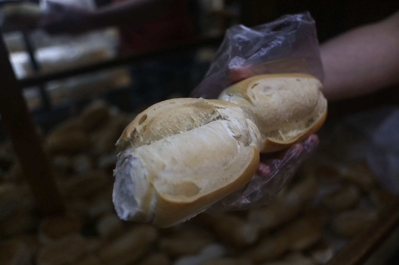 Costos en dólares para una actividad barrial que enfrenta caída en las ventas.