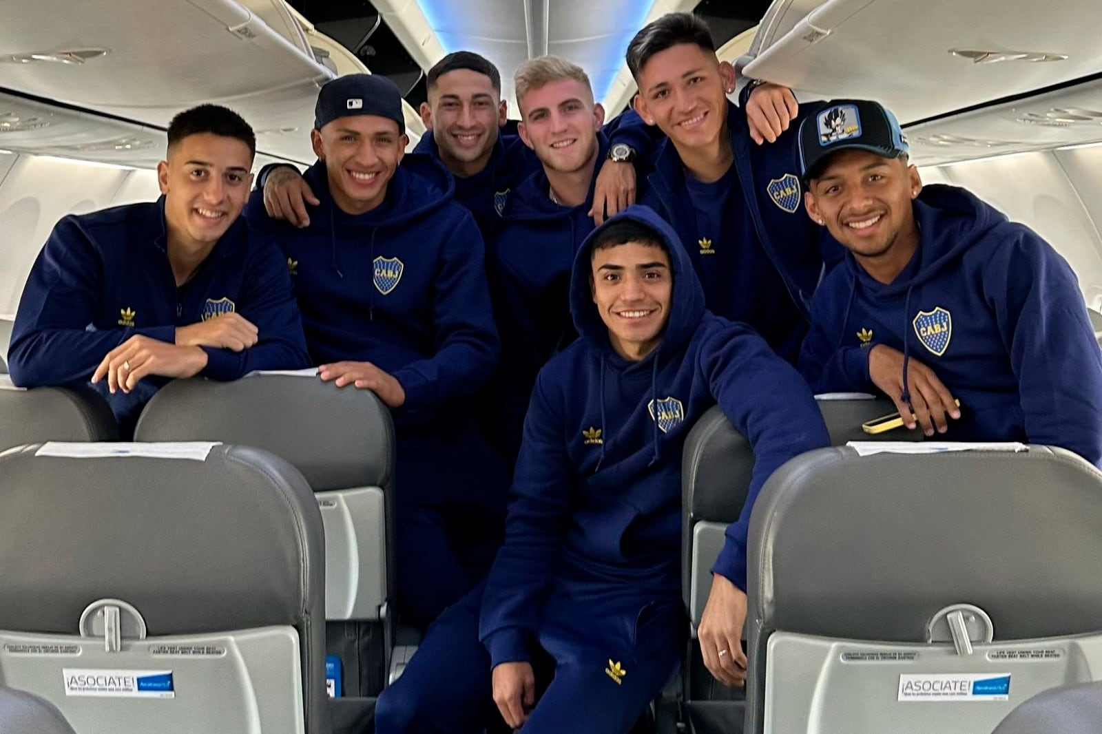 Los jugadores de Boca rumbo a Venezuela