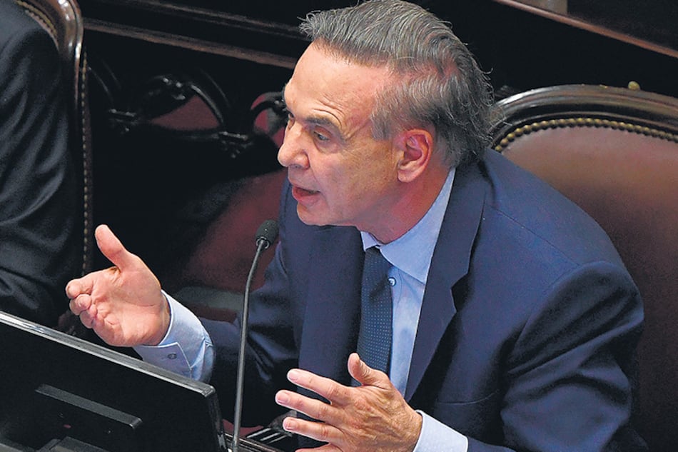 El jefe del principal bloque de senadores de la oposición, Miguel Angel Pichetto.