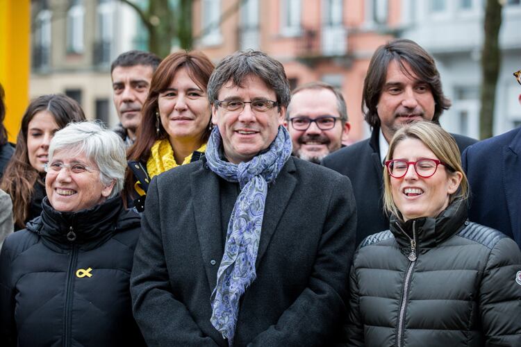 Puigdemont en Bruselas: el destituido presidente quiere gobernar Cataluña desde Bélgica.