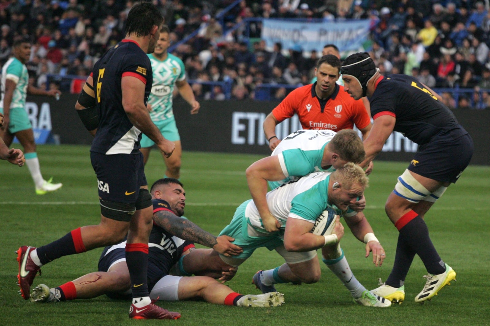 Uno de los try de los sudafricanos durante el segundo tiempo