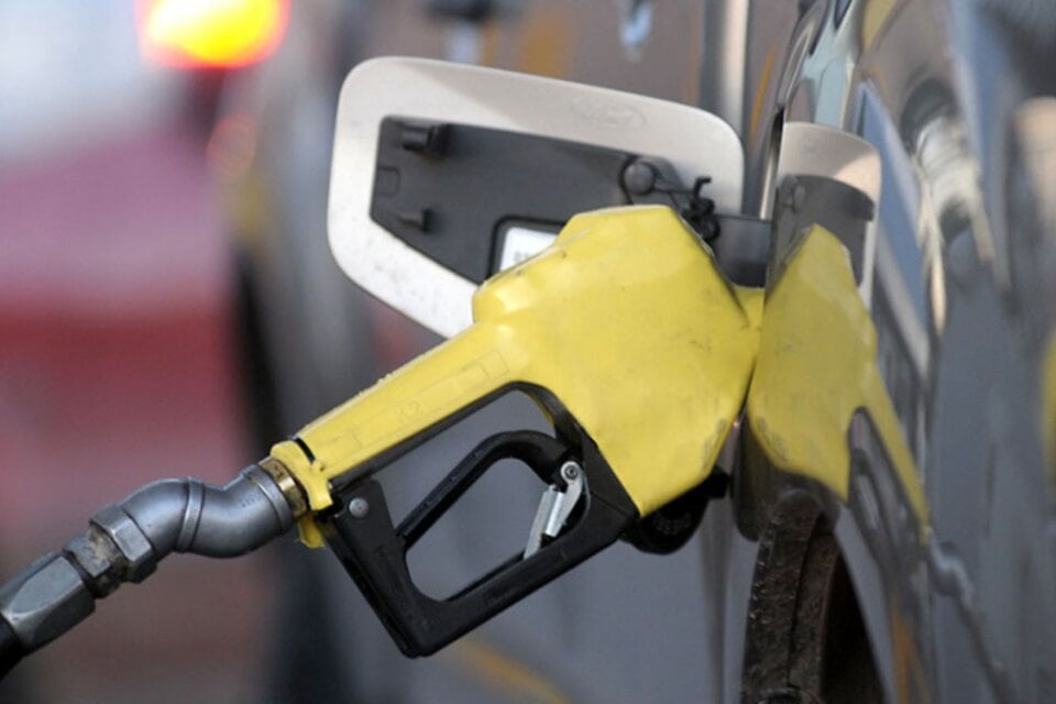Cuánto cuesta llenar el tanque en cada estación de servicio de YPF, Axion, Puma y Shell.