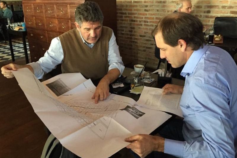 Julio Garro y Oscar Negrelli, ex secretario de Coordinación del municipio.