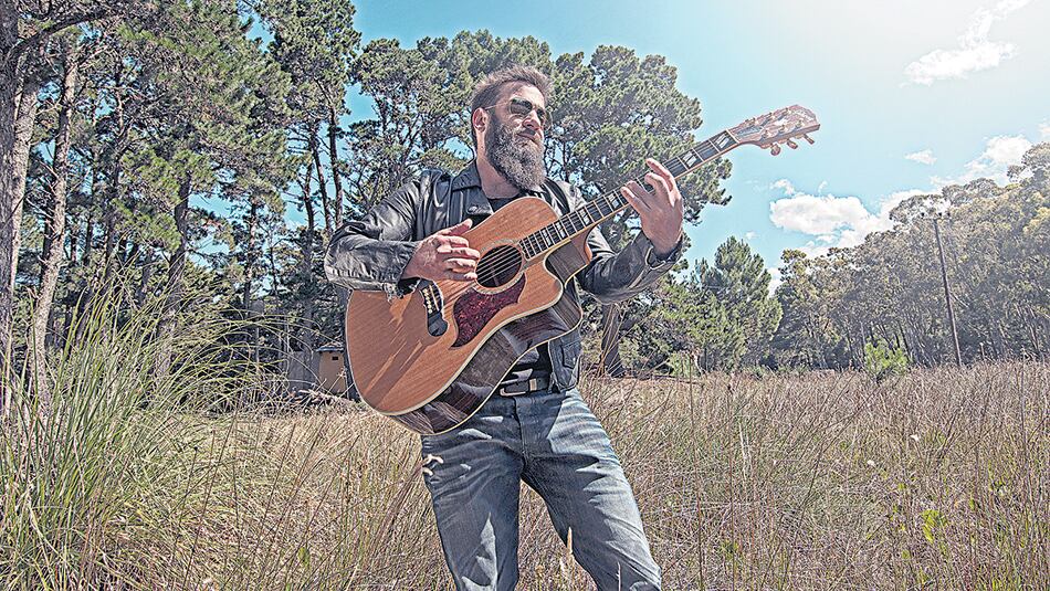 “Las canciones que aparecían estaban buenas, pero claramente no iban para Pastillas”, dice Fernández sobre el génesis de Conmigo mismo.