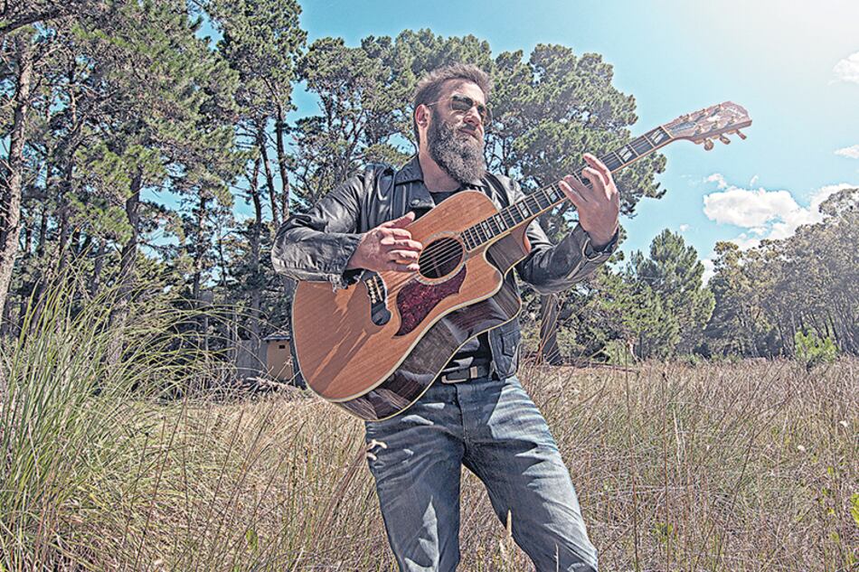 “Las canciones que aparecían estaban buenas, pero claramente no iban para Pastillas”, dice Fernández sobre el génesis de Conmigo mismo.